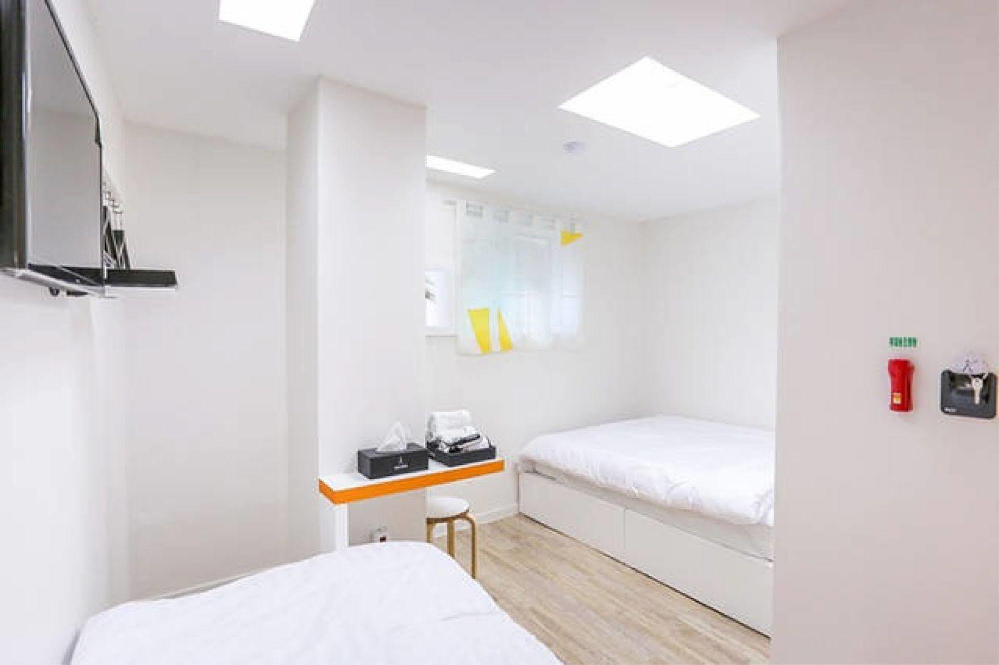 Starhostel Dongdaemun Suite Seoel Buitenkant foto